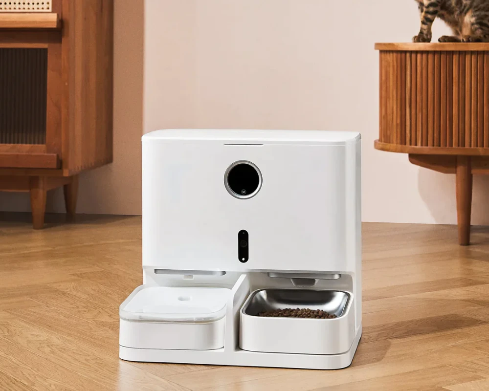 automatic dog feeder station